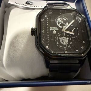 Montres Prestige men's quartz watch, model MPW-0102